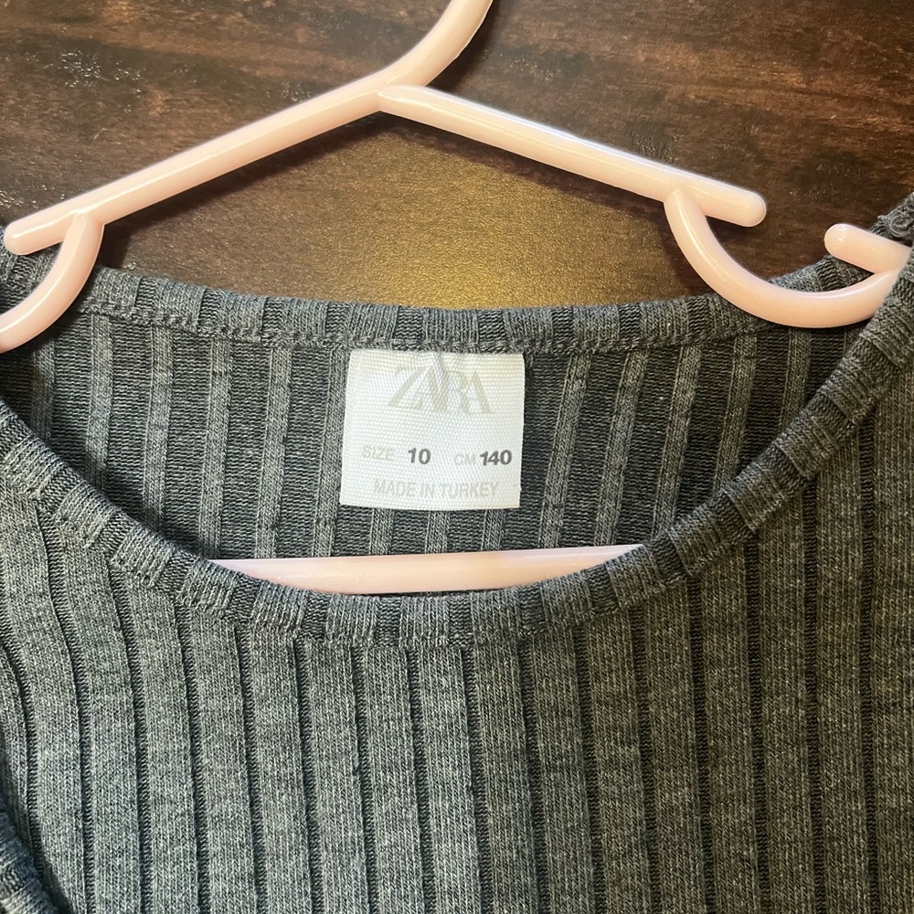 Gray Ribbed Sweater - Picture 6 of 6